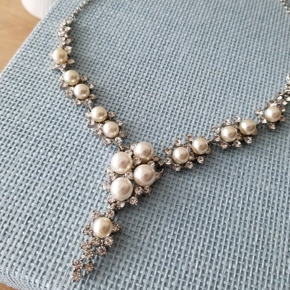 Faux Pearl and Rhinestones Silver Necklace – for weddings/ bridesmaids - Picture 2 of 5